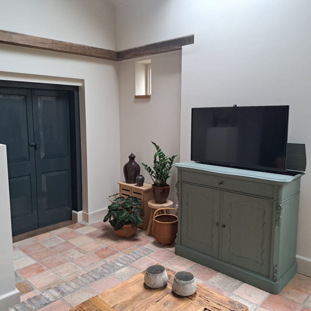 TV lift meubel biedermeier tv lift kast 1